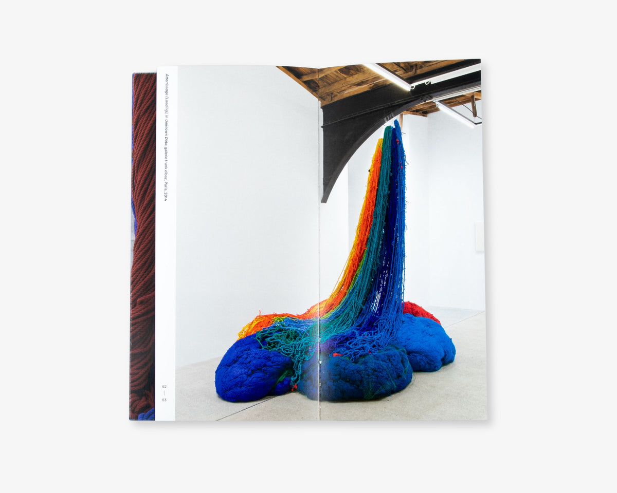 Sheila Hicks: Radical Vertical Inquiries by Frauke V. Josenhans (Editor), Sheila Hicks (Artist), Enrico Martignoni (Foreword)