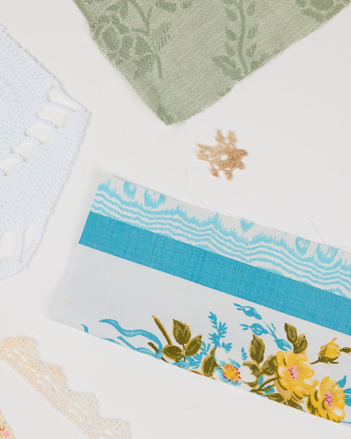 Lace Snippet Kit by Aitor Saraiba