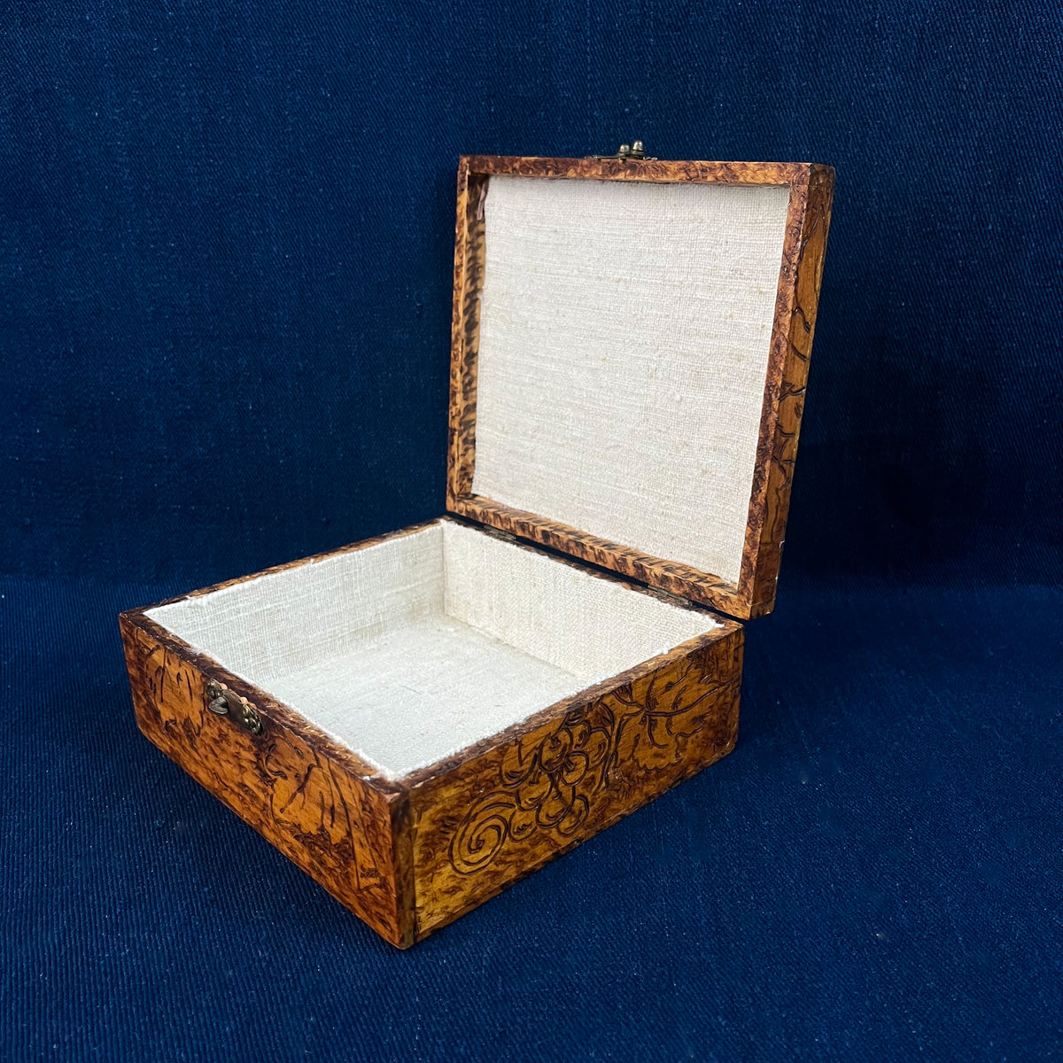 Antique Sewing Box: Millie