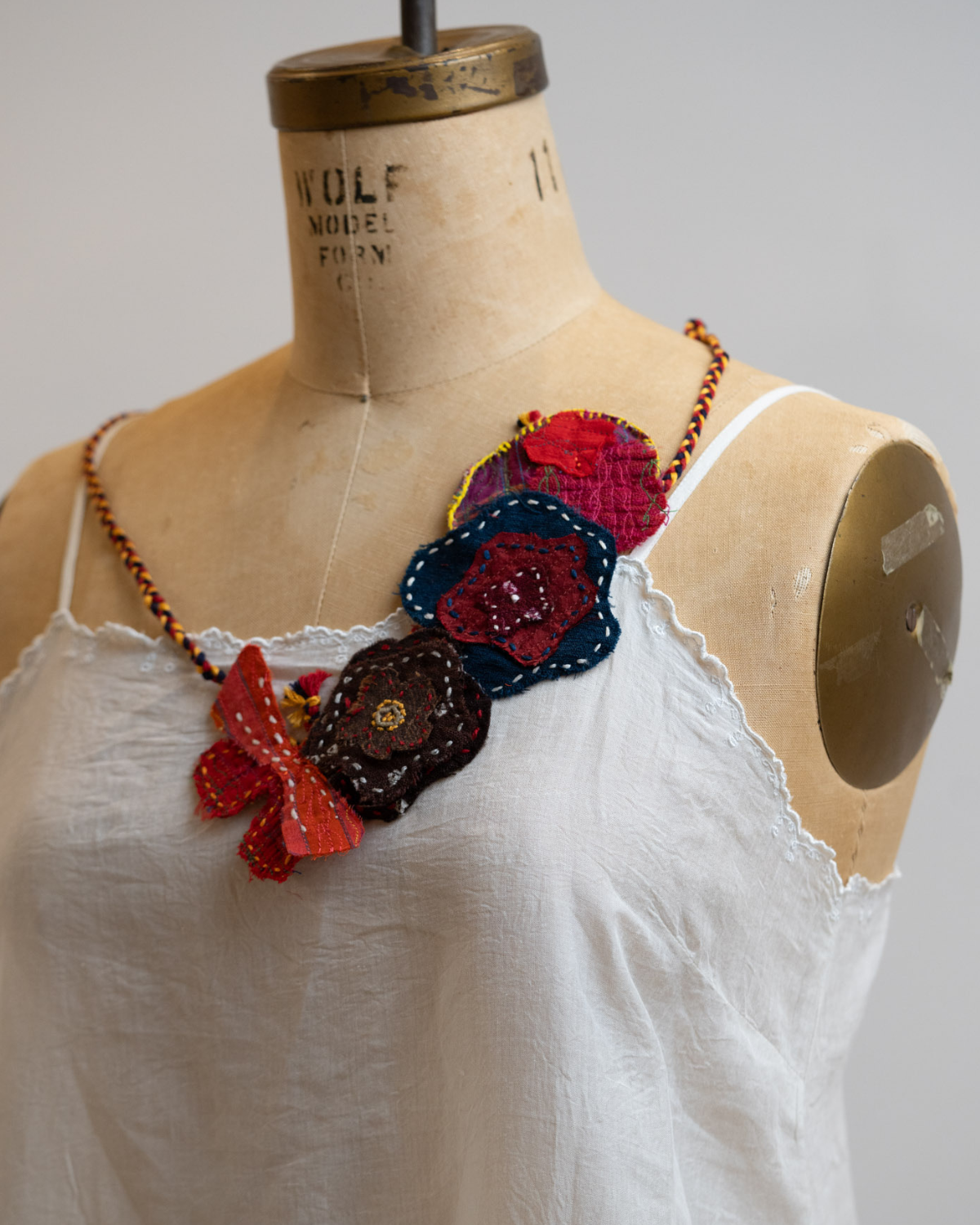 Injiri Flower Necklace