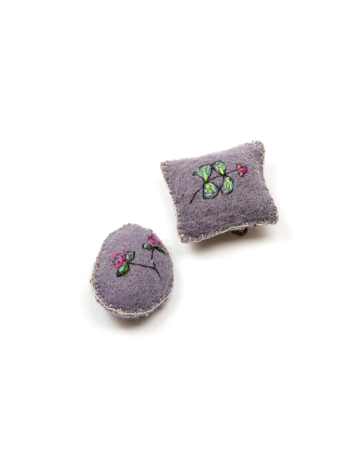 Tiny Pin Cushion by Kata Golda