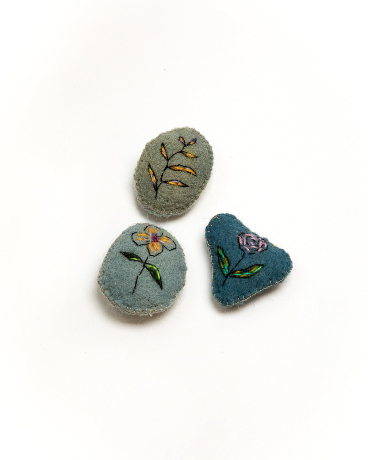 Tiny Pin Cushion by Kata Golda