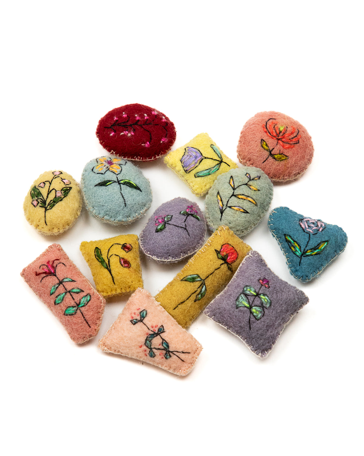 Tiny Pin Cushion by Kata Golda