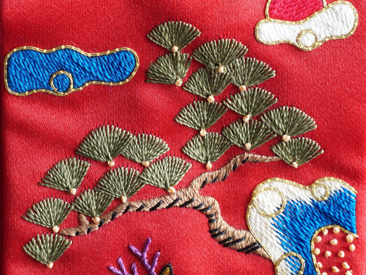 Korean Embroidery: Pine Leaf & Tortoise Shell Stitch