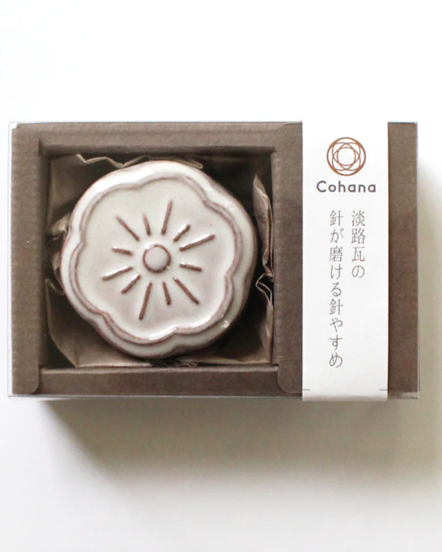 Cohana Large Magnetic Needle Rest with Needle Polisher