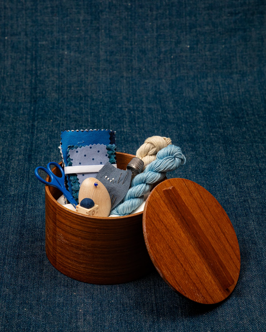 Antique sewing box: Dot