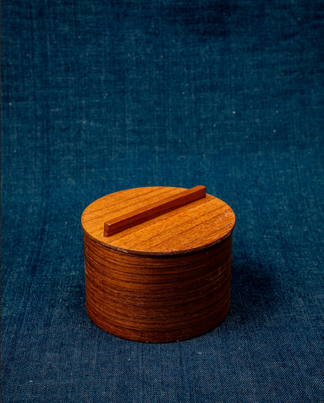 Antique sewing box: Dot