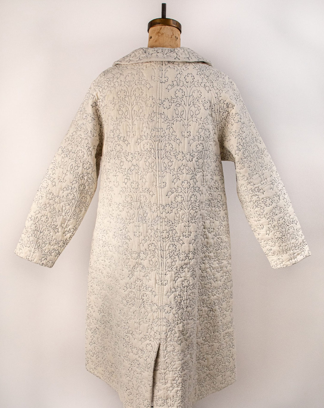 Dainthus Stitched Floral Jacket by Maku
