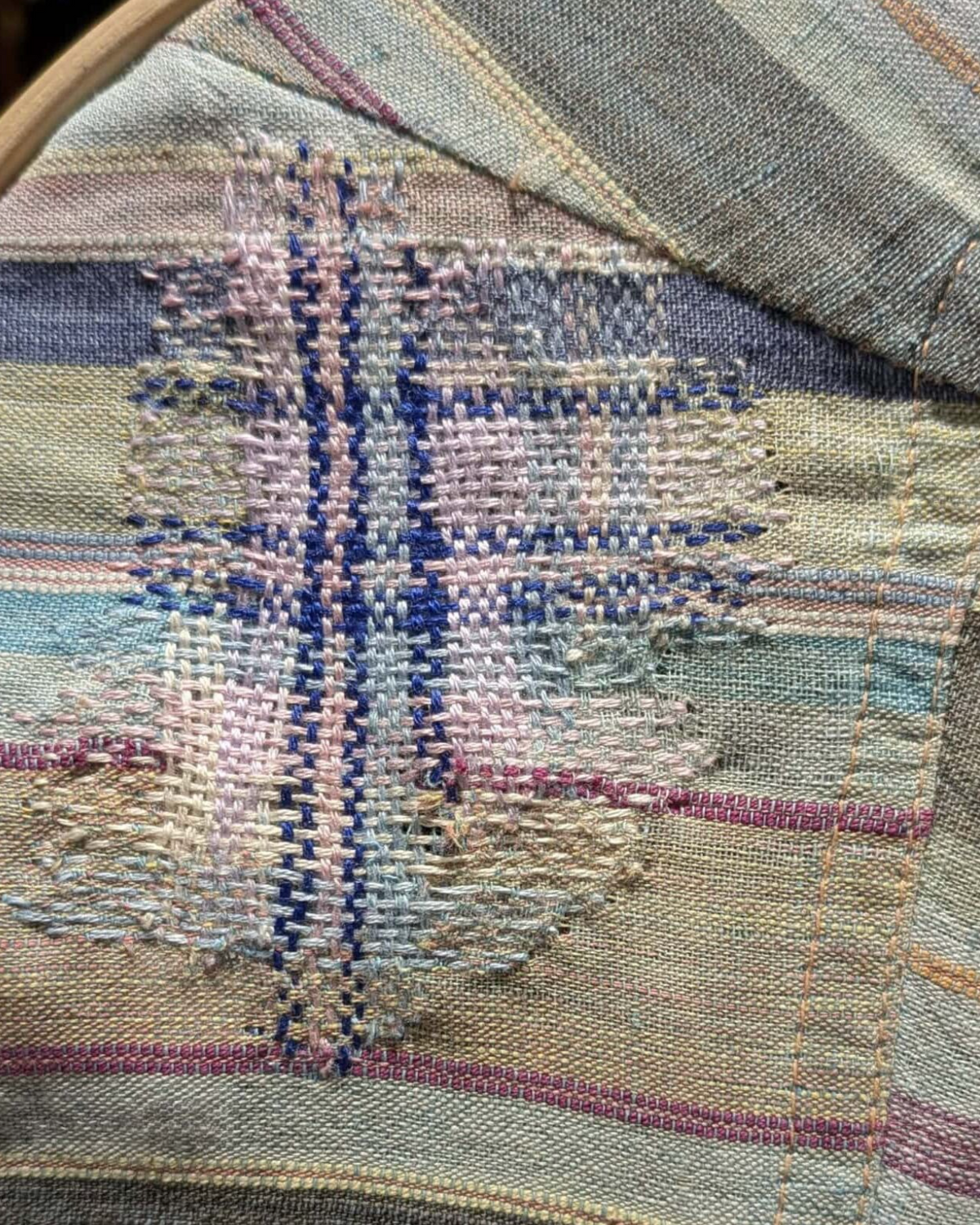 Mending with Weaving Patterns