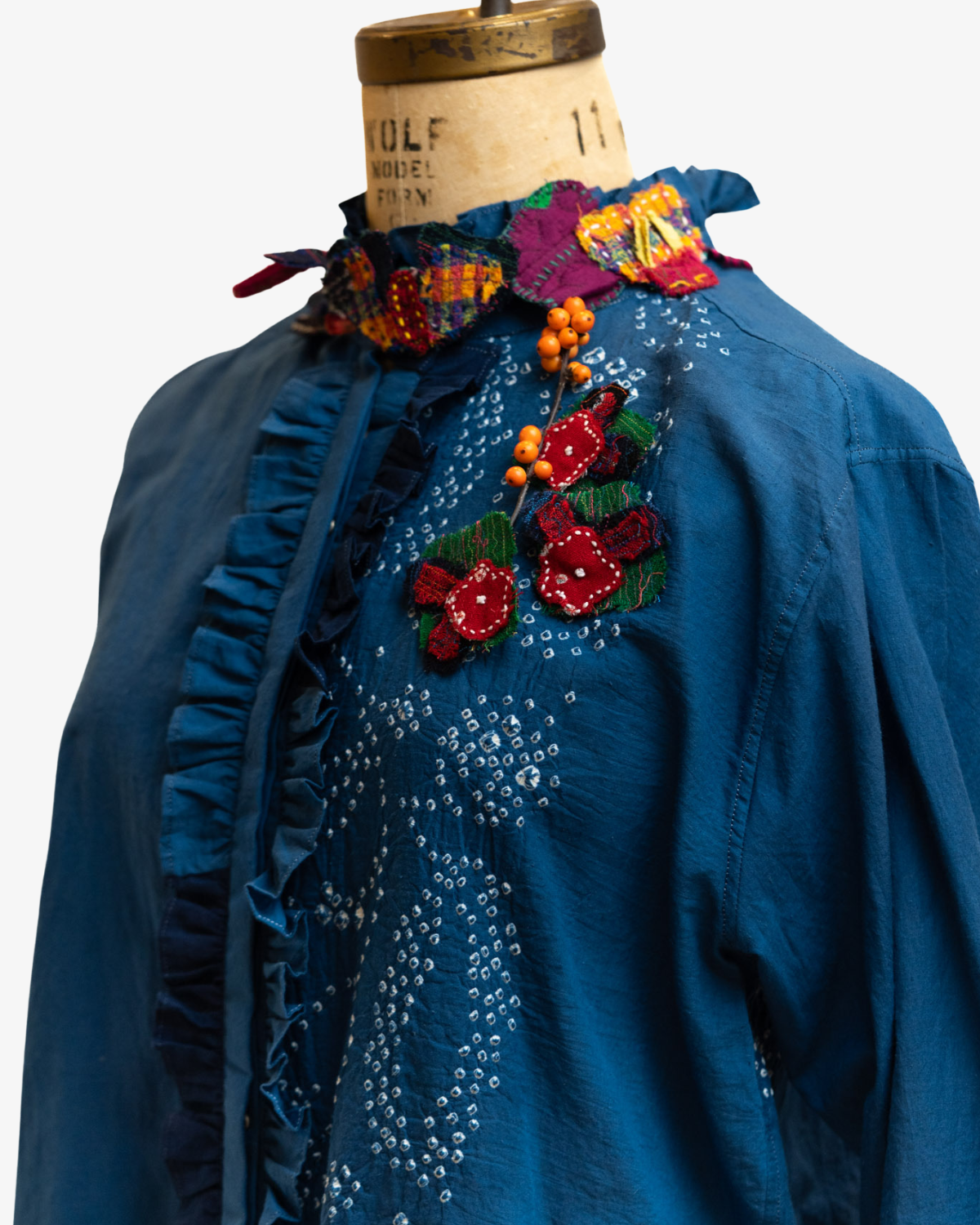 Floral Brooch by Injiri