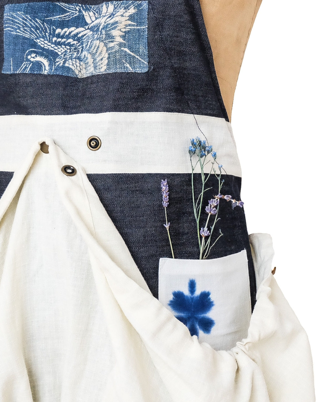 Foraging Apron by All Species